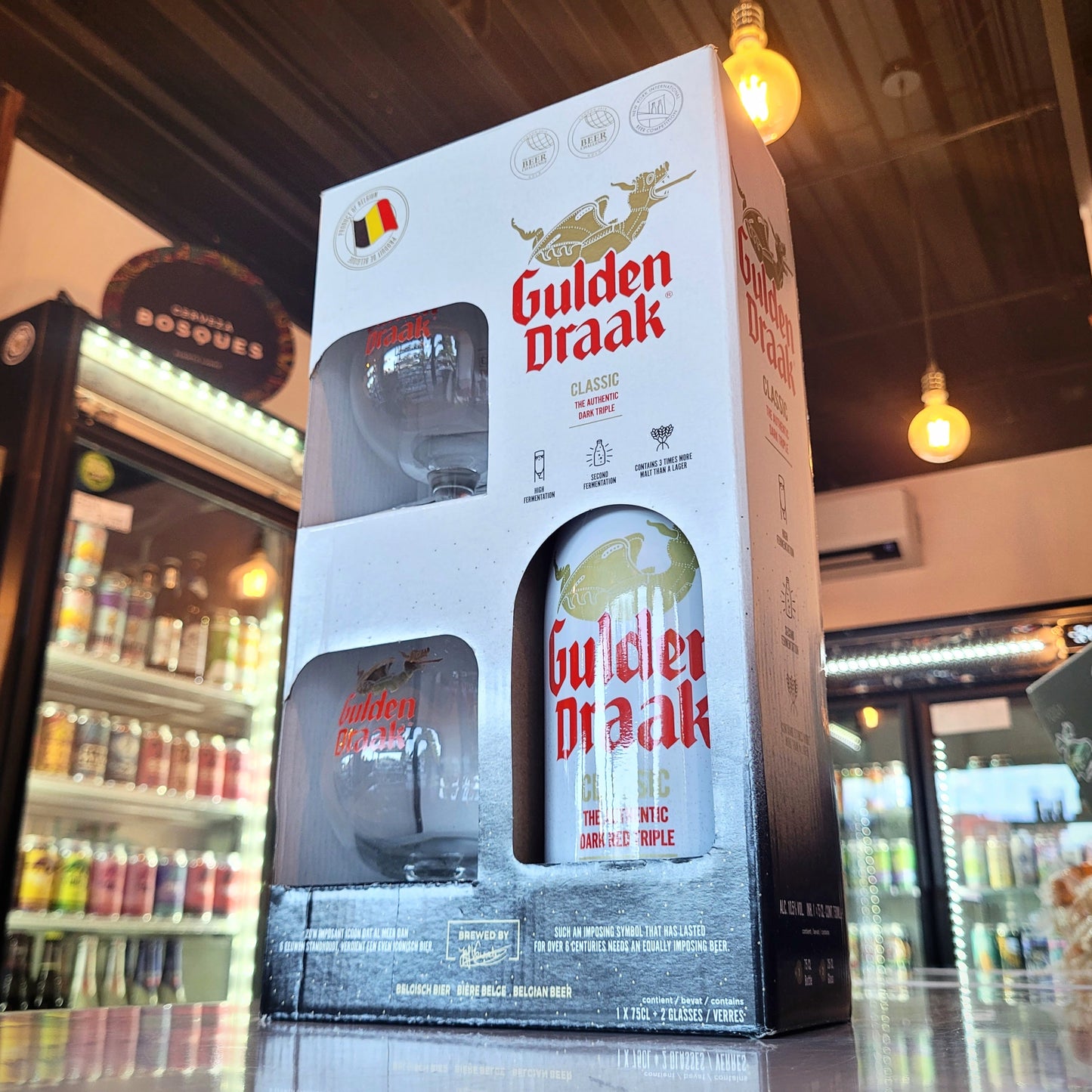 Foto de Pack Cerveza Gulden Draak 750 + 2 Copas - Cerveza Artesanal en Puerto Cervecero, Puerto Varas