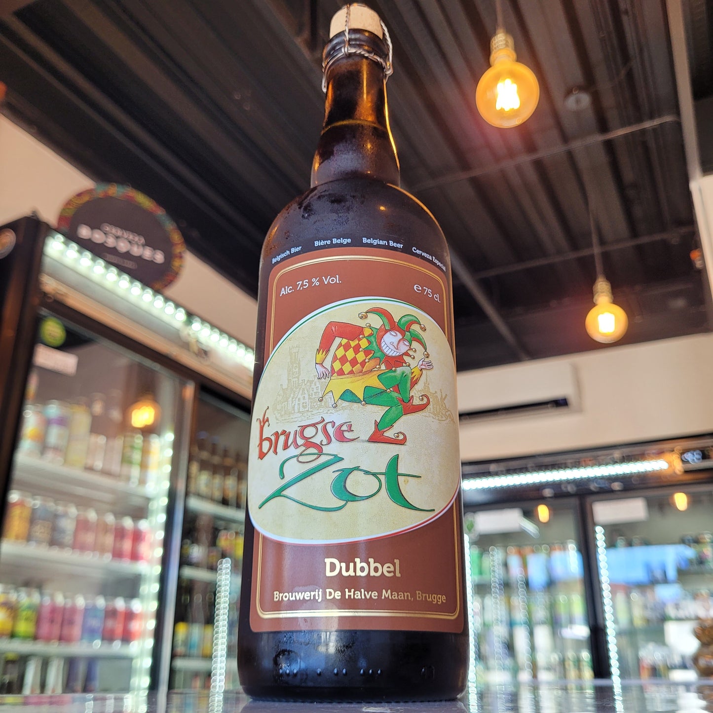 Foto de De Halve Maan Brugse Zot Dubbel 750ml - Cerveza Artesanal en Puerto Cervecero, Puerto Varas
