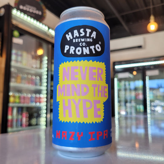 Foto de Hasta Pronto Brewing Co. Cerveza Never Mind The Hype Hazy IPA 473ml - Cerveza Artesanal en Puerto Cervecero, Puerto Varas