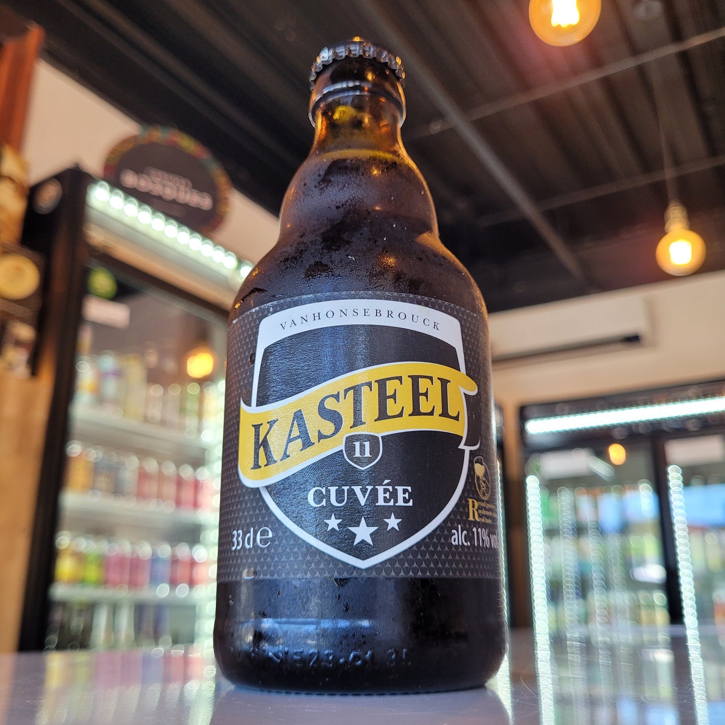 Foto de Kasteel Cuvée du Château Belgian Strong Dark Ale 330ml - Cerveza Artesanal en Puerto Cervecero, Puerto Varas
