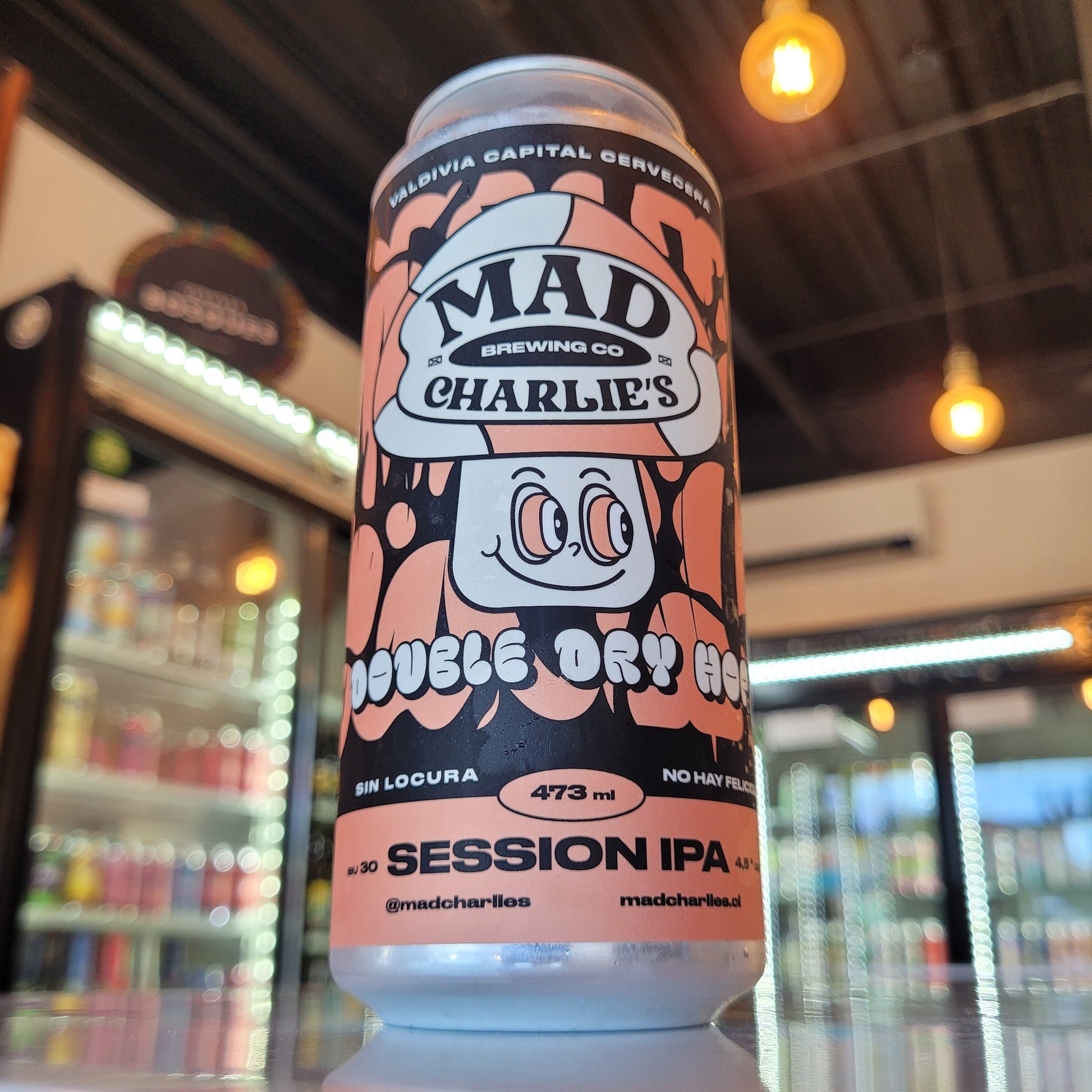 Foto de Mad Charlie's Double Dry Hop Session IPA 473ml - Cerveza Artesanal en Puerto Cervecero, Puerto Varas