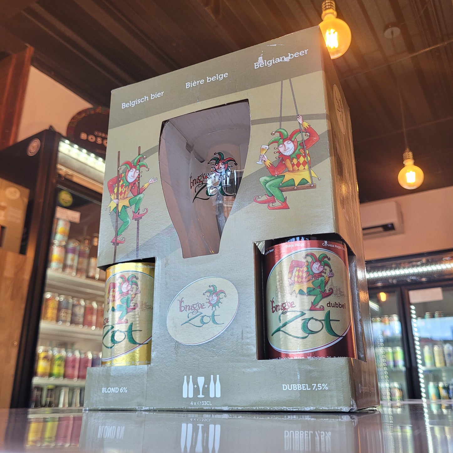 Foto de Pack 4 Cervezas Brugse Zot Blond & Dubbel 330ml + Copa - Cerveza Artesanal en Puerto Cervecero, Puerto Varas