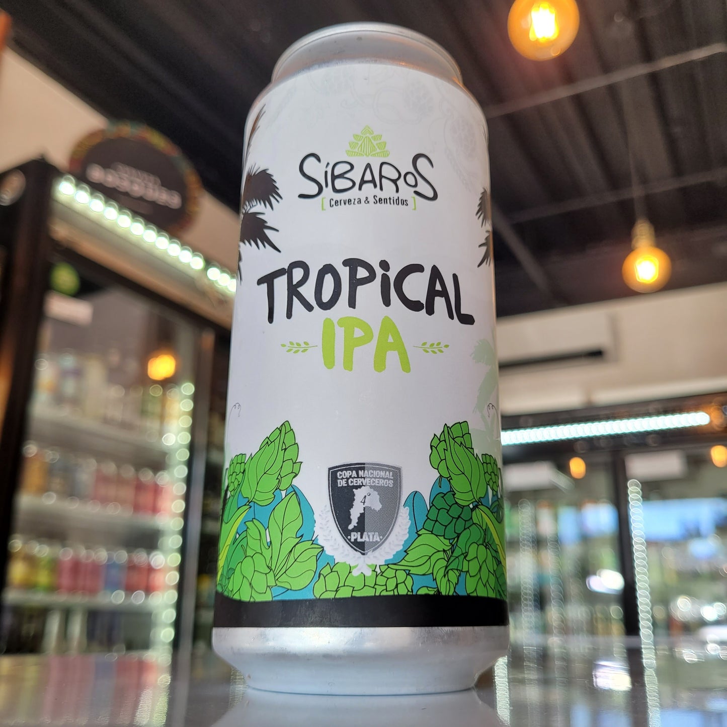 Foto de Síbaros Tropical IPA West Coast IPA 473ml - Cerveza Artesanal en Puerto Cervecero, Puerto Varas
