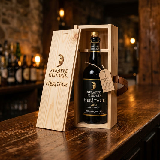 Cerveza de guarda belga Straffe Hendrik Heritage Oak Aged 2024 750ml en estuche de madera - Puerto Cervecero
