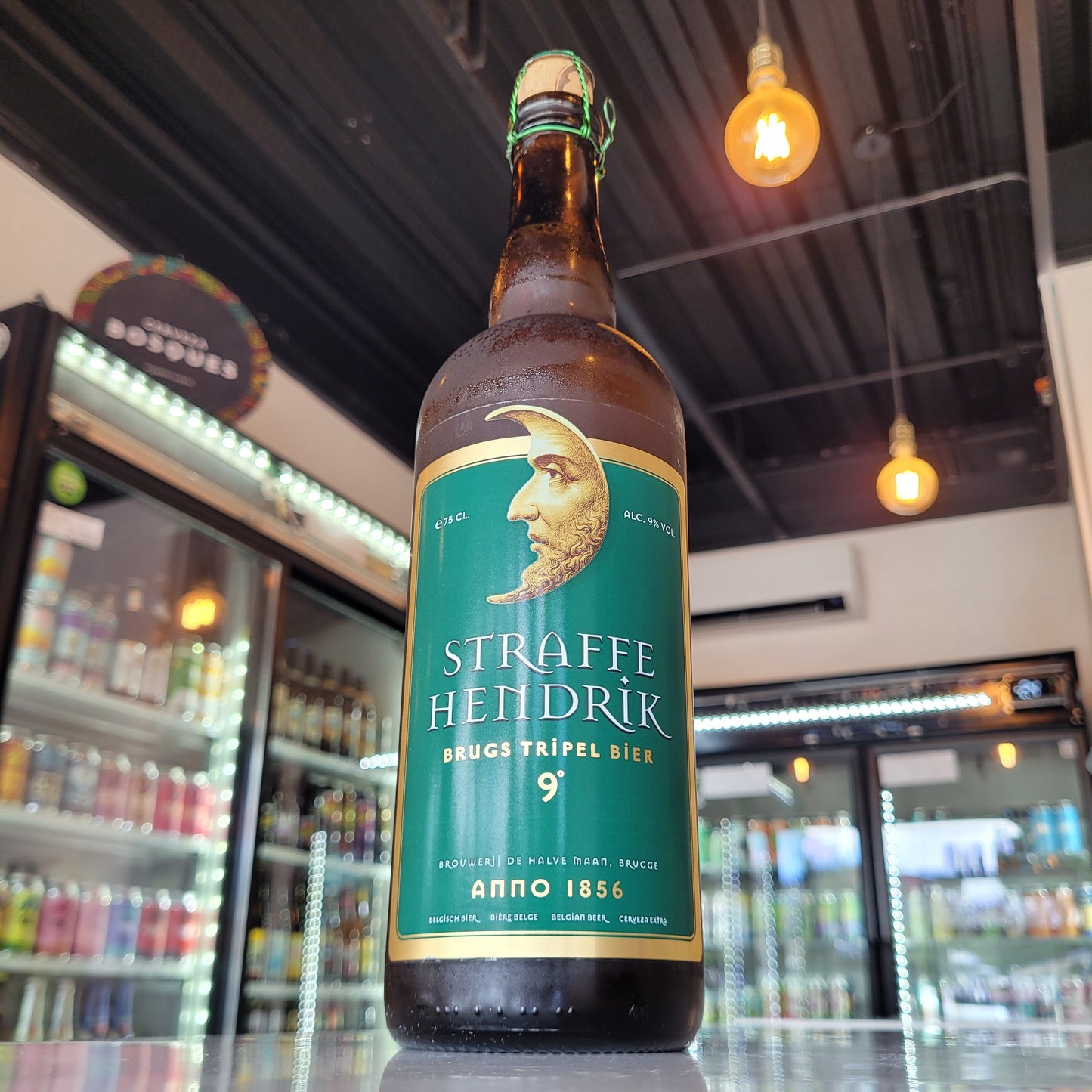 Foto de Straffe Hendrik Brugs Tripel 750ml - Cerveza Artesanal en Puerto Cervecero, Puerto Varas